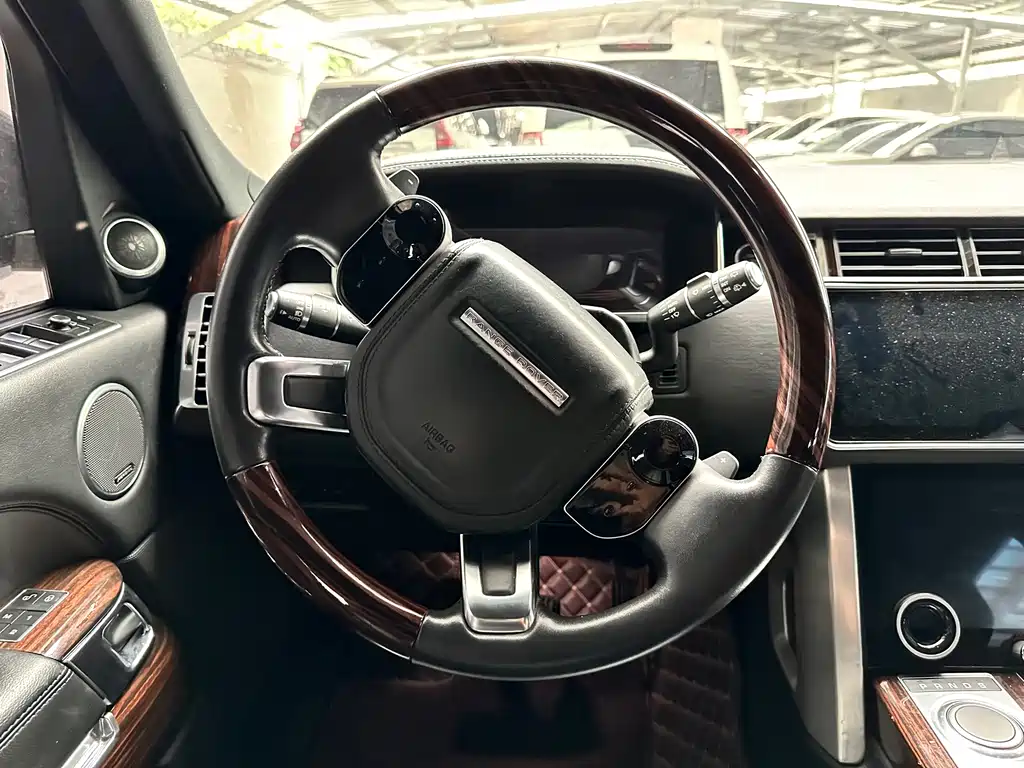Land Rover Range Rover — миниатюра 11