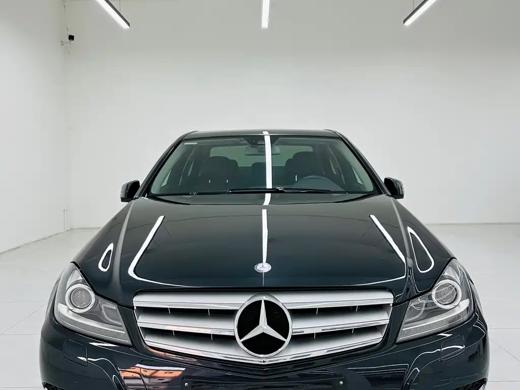 Mercedes-Benz C-Class — миниатюра 2