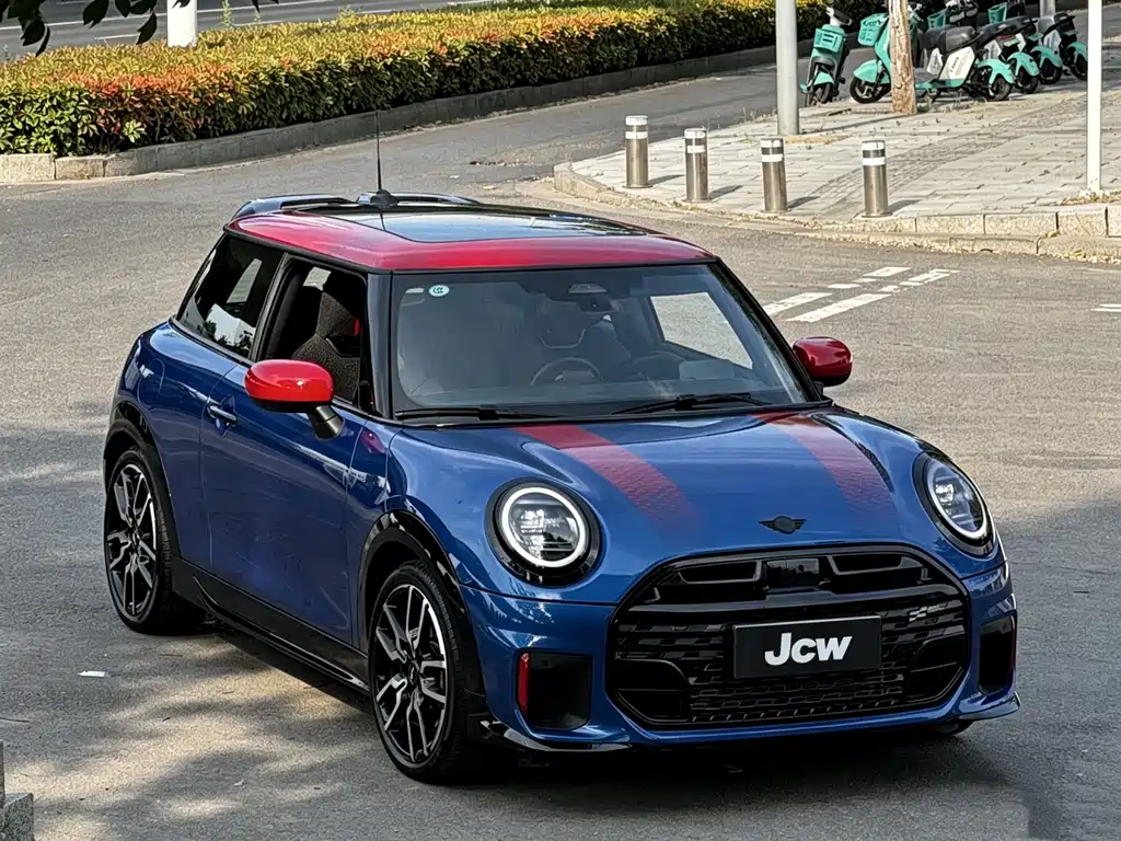 Mini JCW 2025 JOHN COOPER WORKS