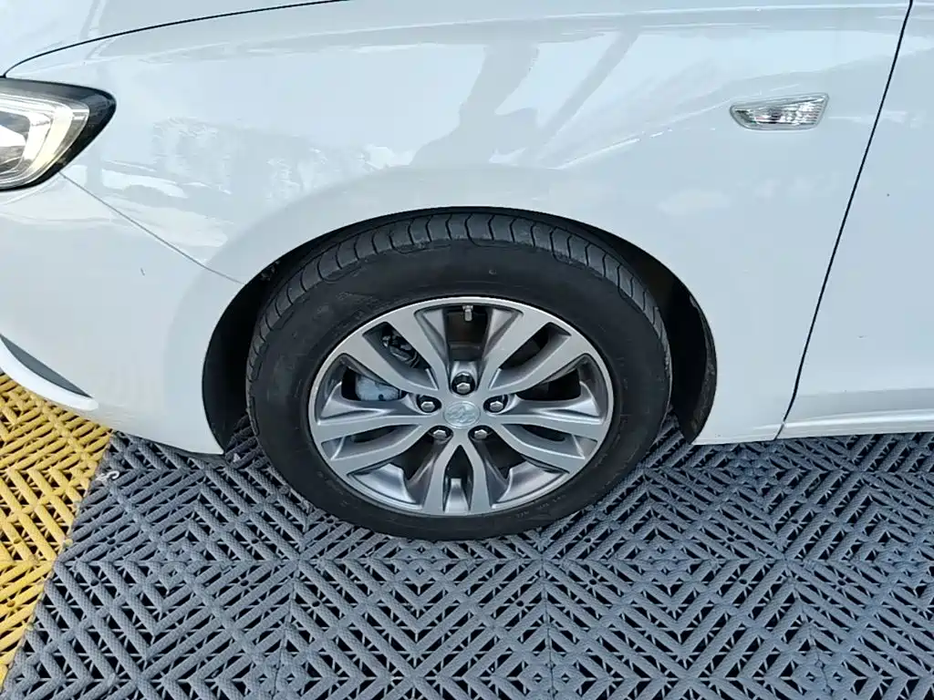 Buick Excelle — миниатюра 23