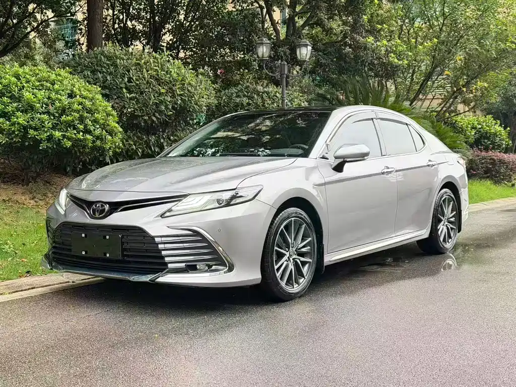 Toyota Camry — миниатюра 2
