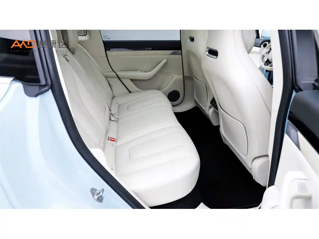 AITO WISDOM WORLD R7