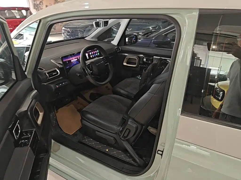 Baojun KiWi EV — миниатюра 15