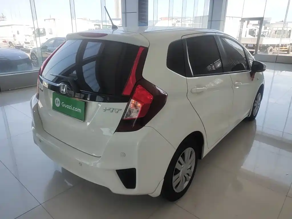 Honda Fit — миниатюра 7