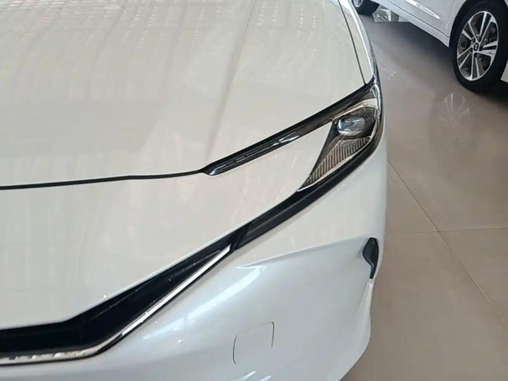 Toyota Camry — миниатюра 24