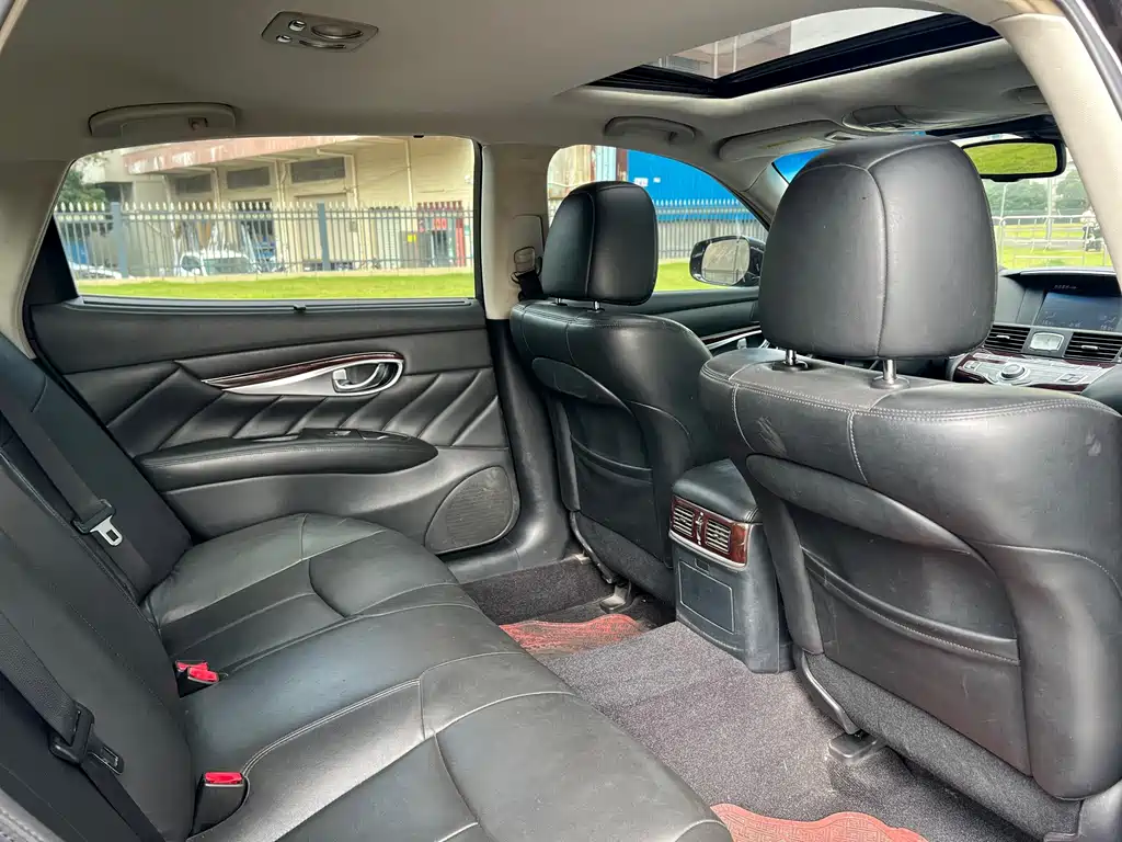 Infiniti Q70 — миниатюра 11