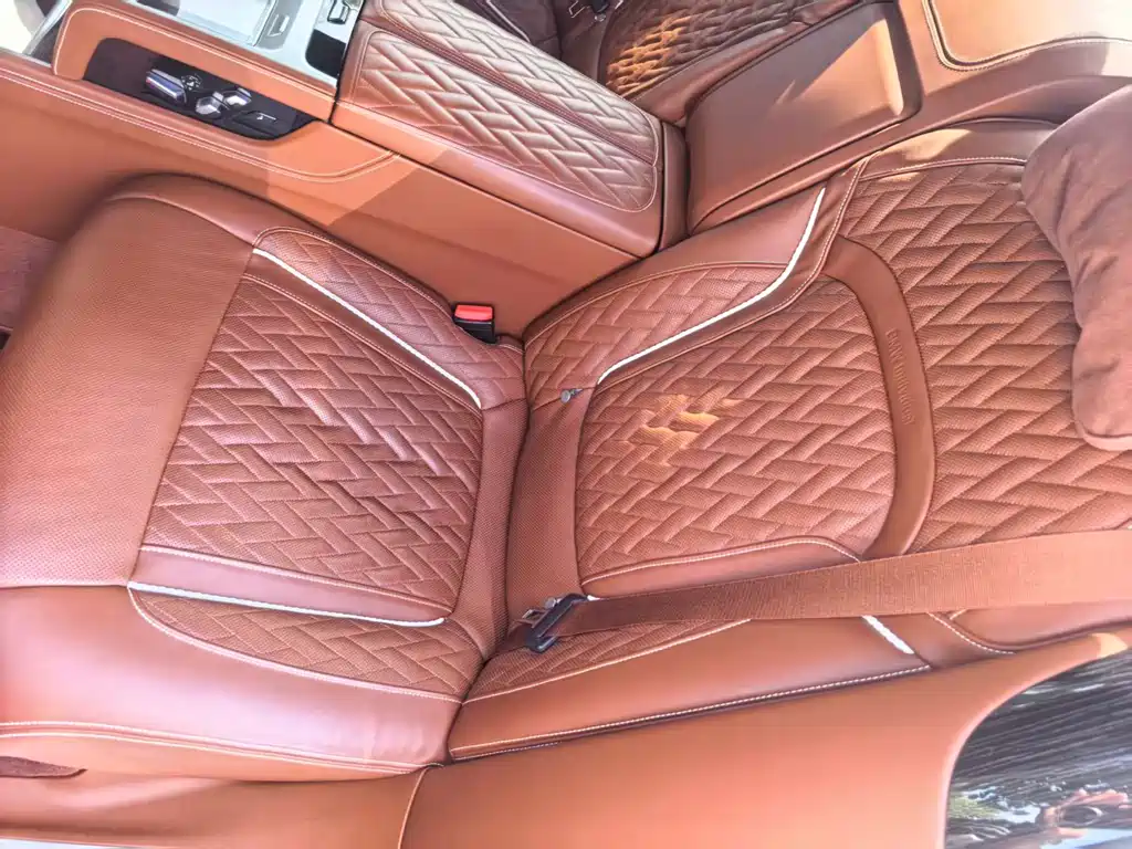 BMW 7 Series — миниатюра 7