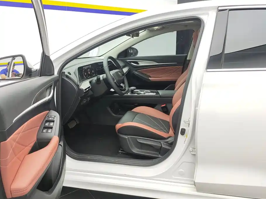 Changan Eado 2023 Enjoy PLUS NE 1.4T GDI DCT Luxury