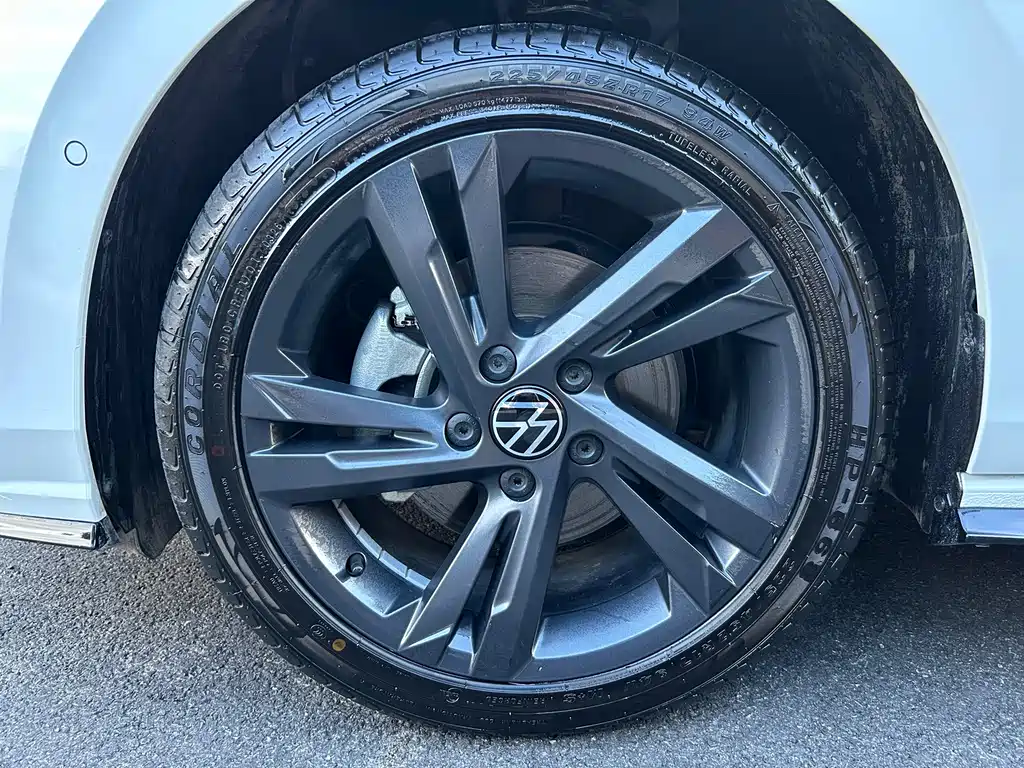 Volkswagen Golf — миниатюра 24