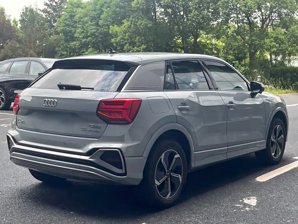 Audi Q2L e-tron — миниатюра 5