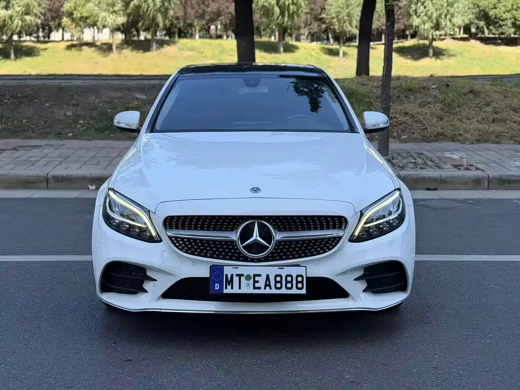 Mercedes-Benz C-Class — миниатюра 2