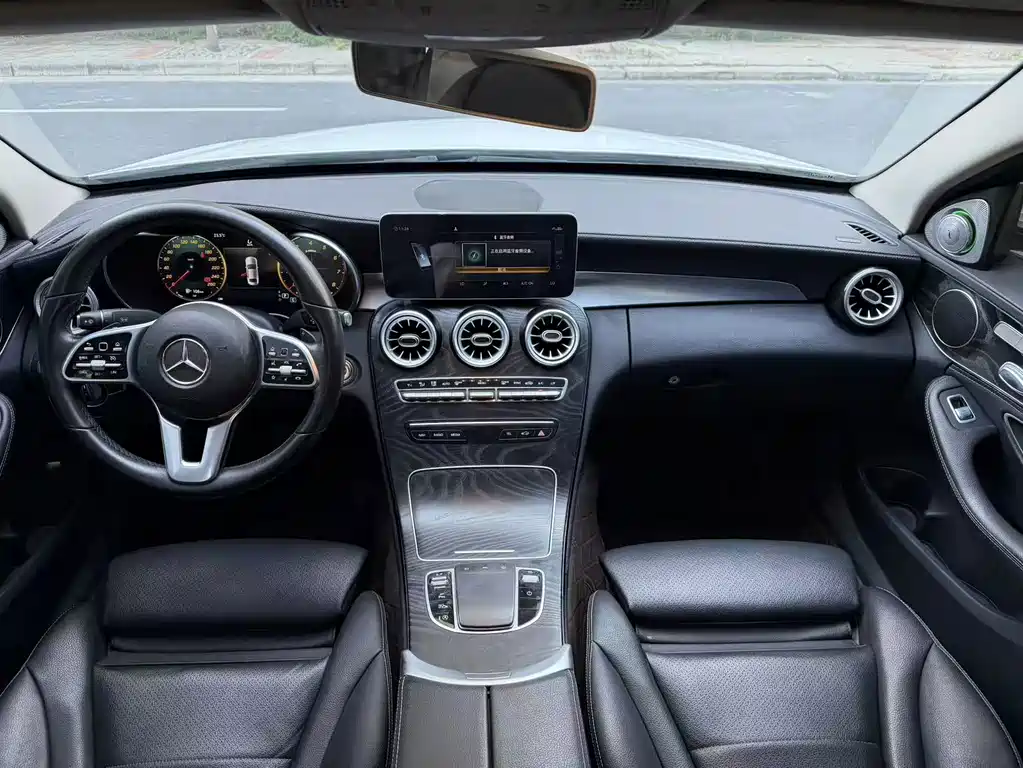 Mercedes-Benz C-Class — миниатюра 5