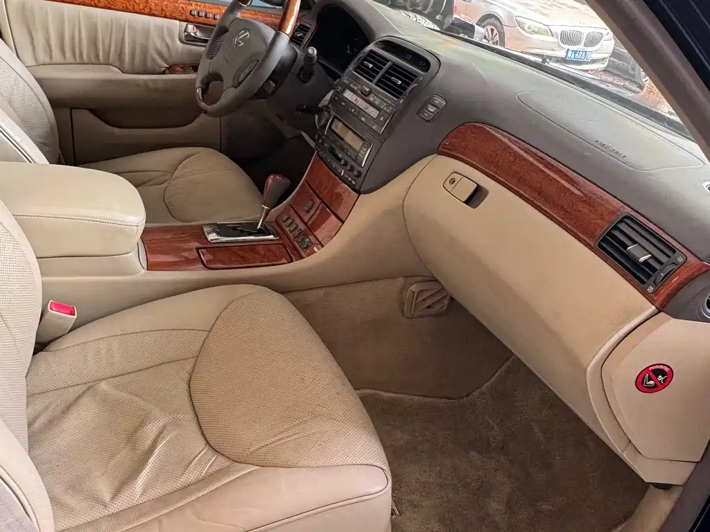 Lexus LS — миниатюра 18