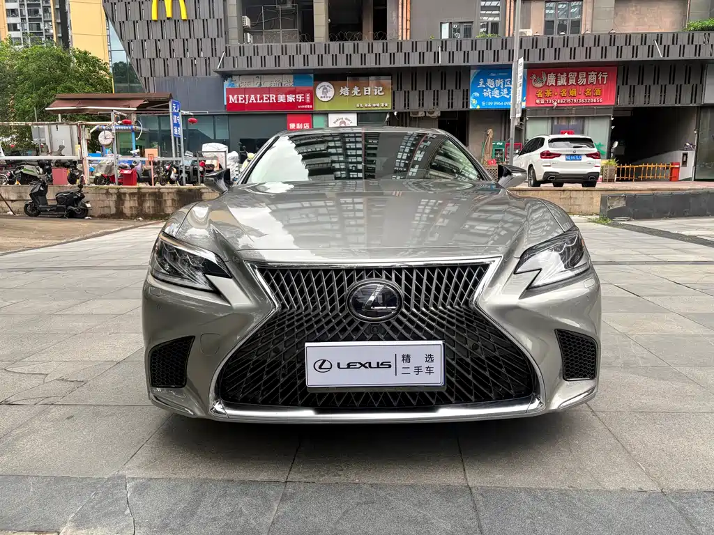 Lexus LS — миниатюра 2