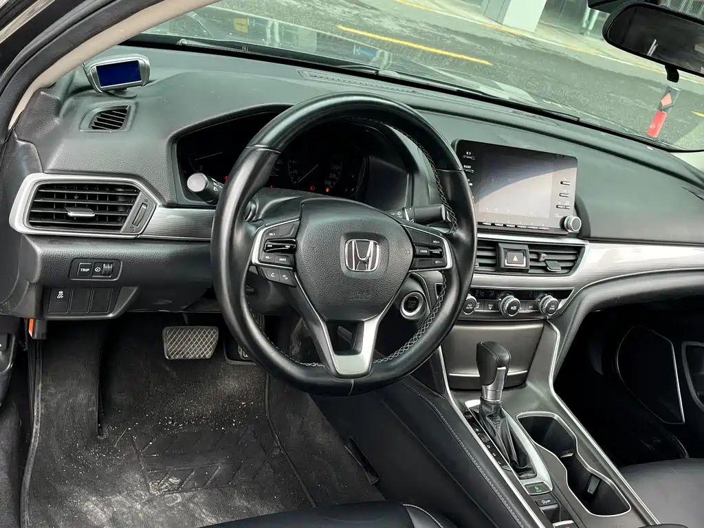 Honda Accord — миниатюра 11
