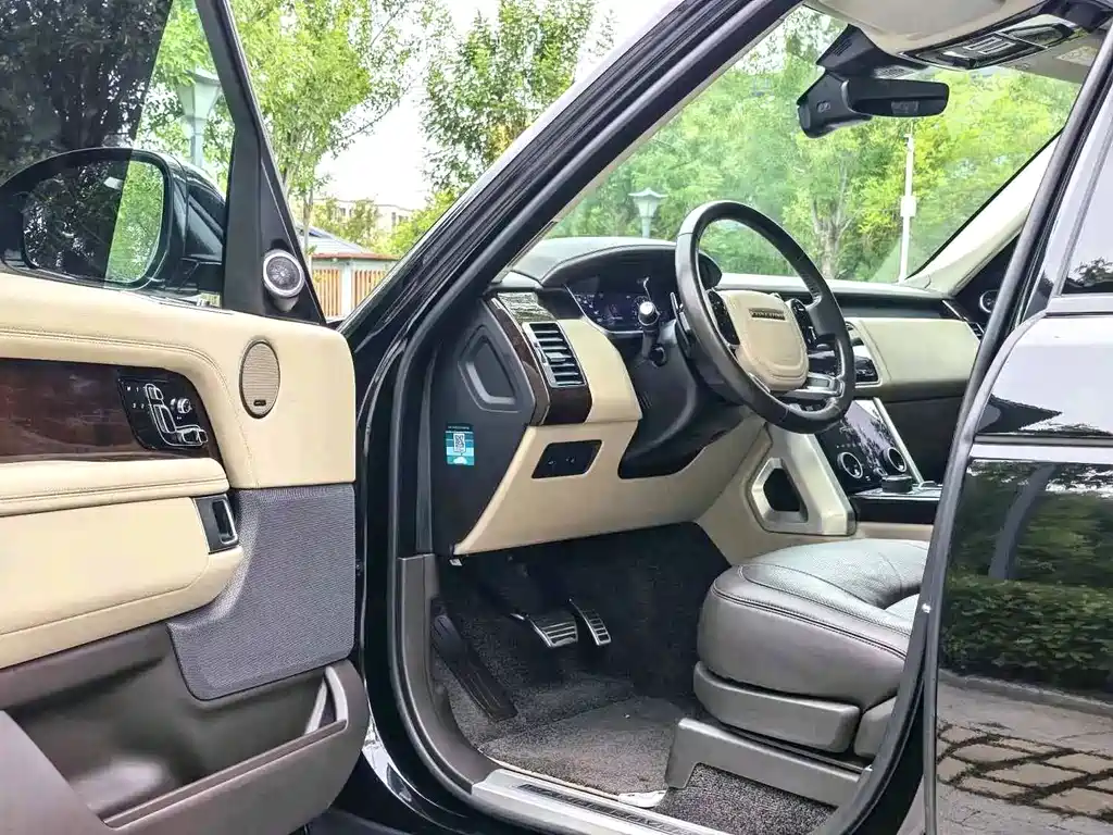 Land Rover Range Rover — миниатюра 6