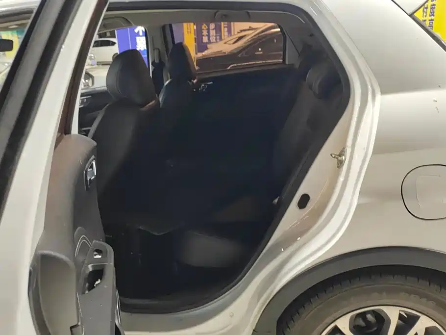 Geely Vision X3 — миниатюра 11