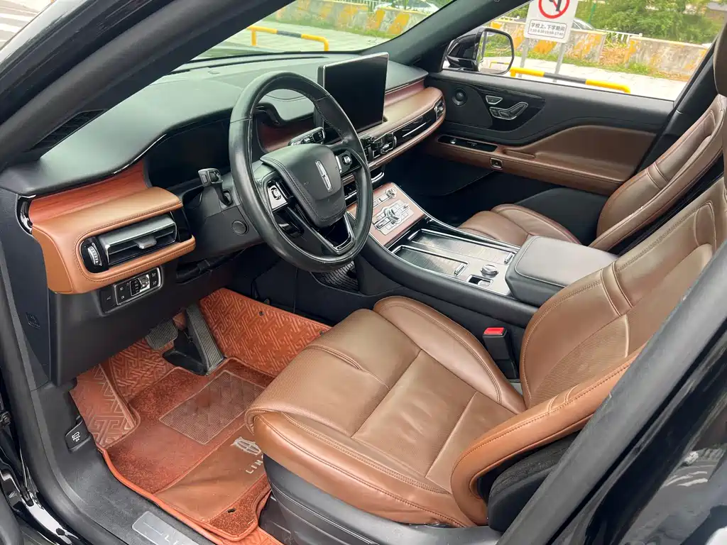 Lincoln Aviator — миниатюра 11