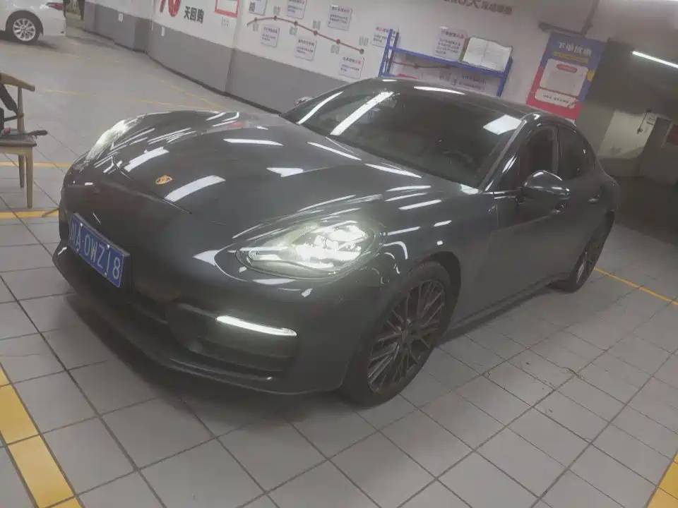 Porsche Panamera 2022