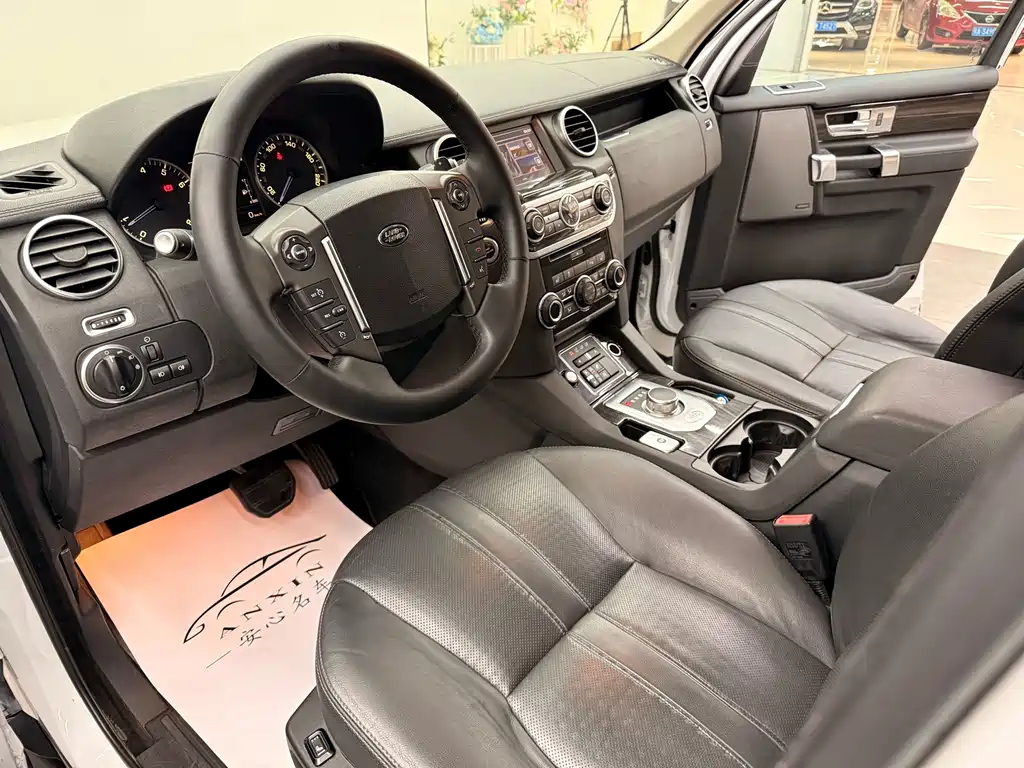 Land Rover Discovery — миниатюра 7