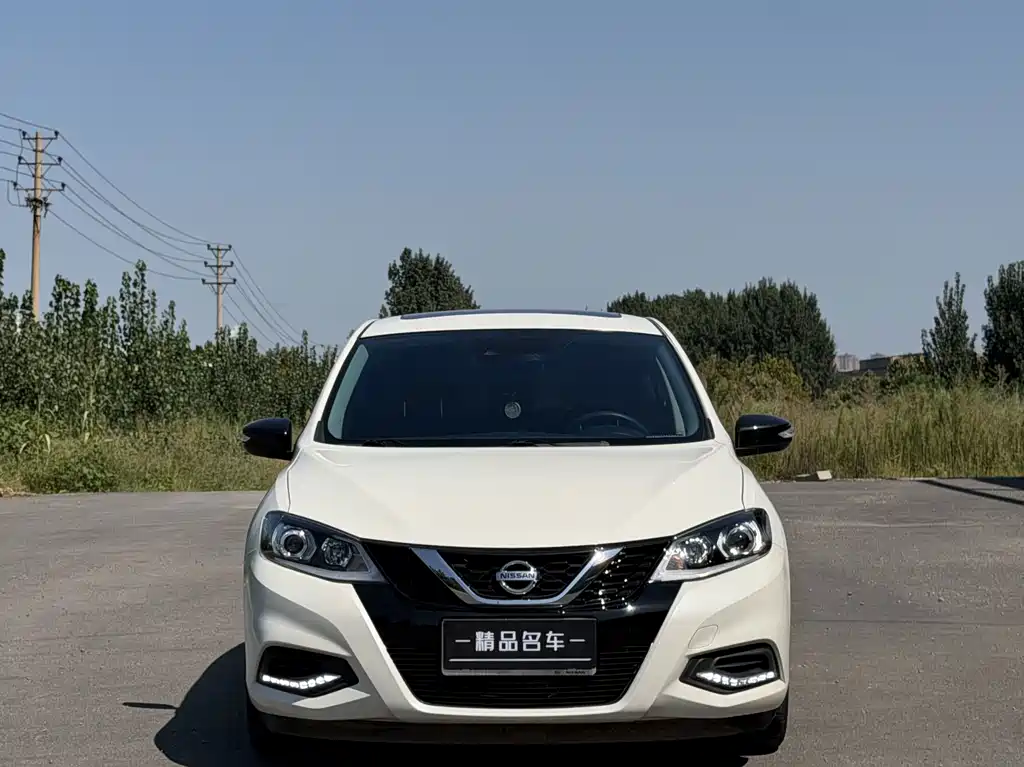 Nissan Tiida — миниатюра 4