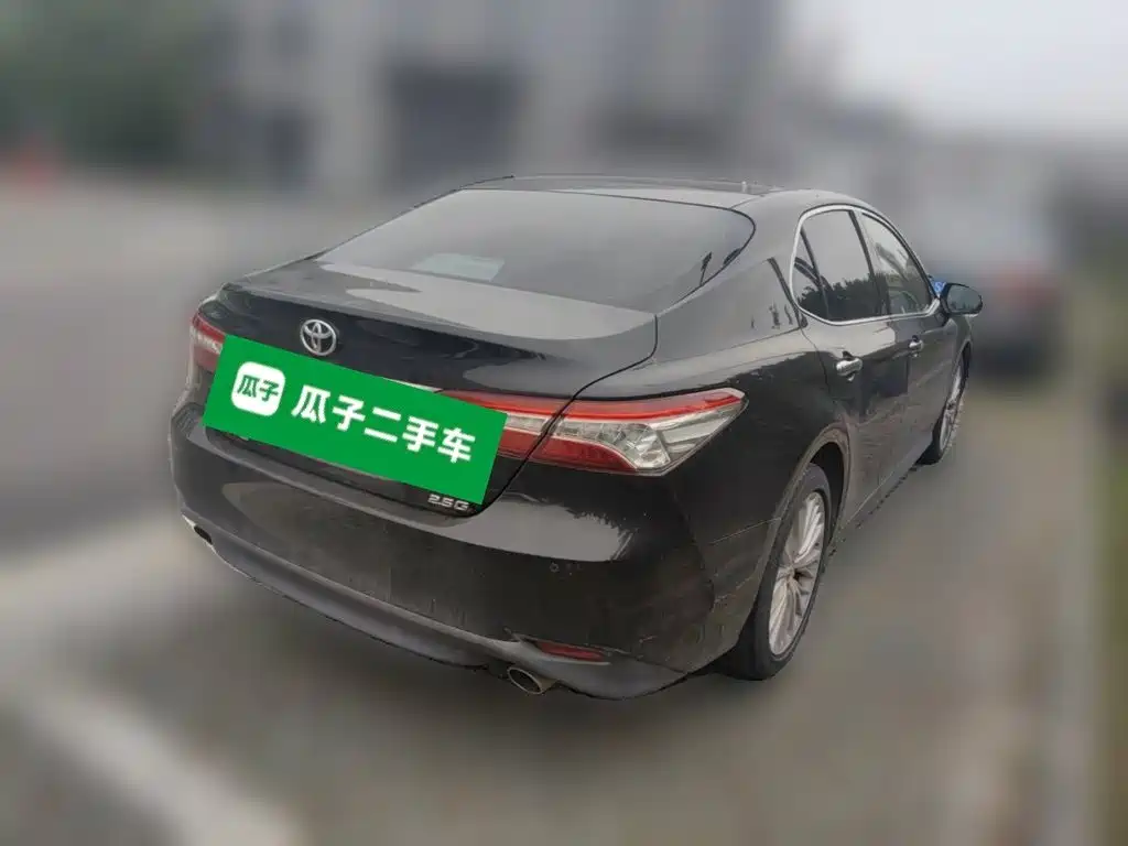 Toyota Camry — миниатюра 5