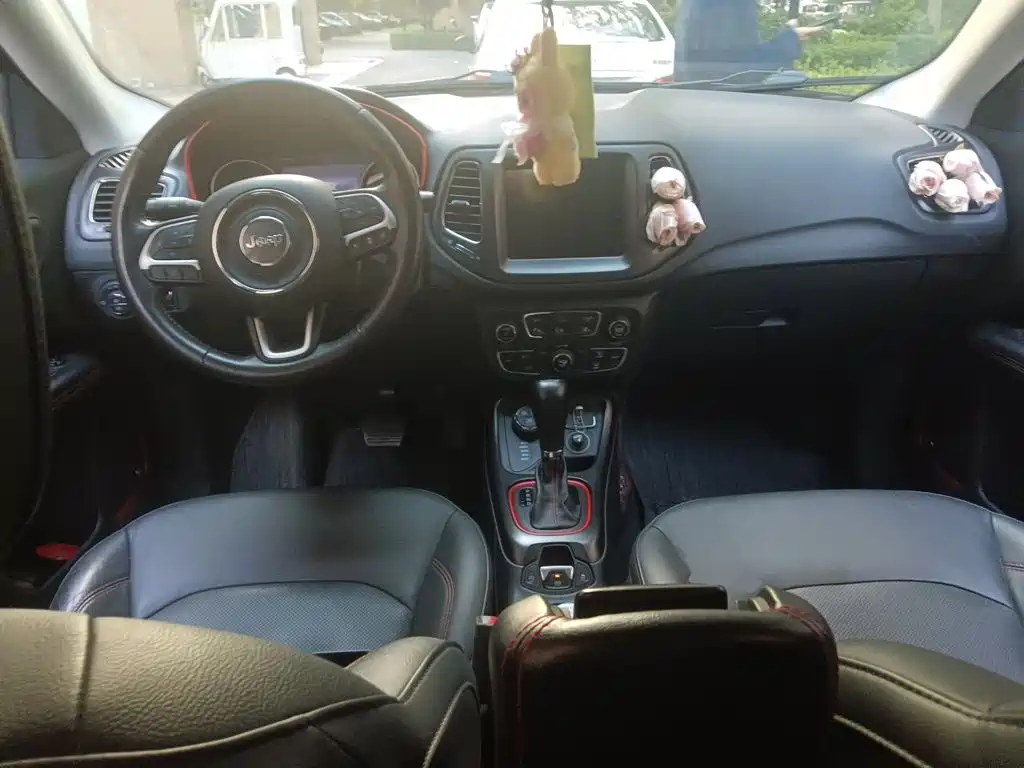 Jeep Compass — миниатюра 5