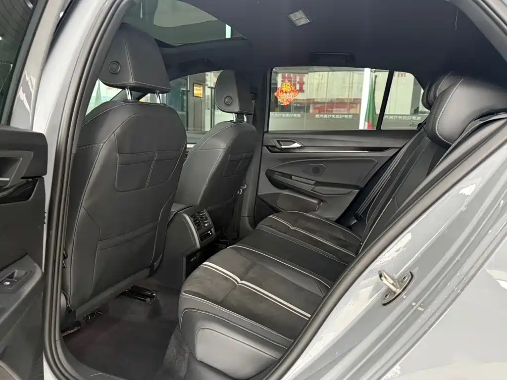 Volkswagen Golf — миниатюра 9