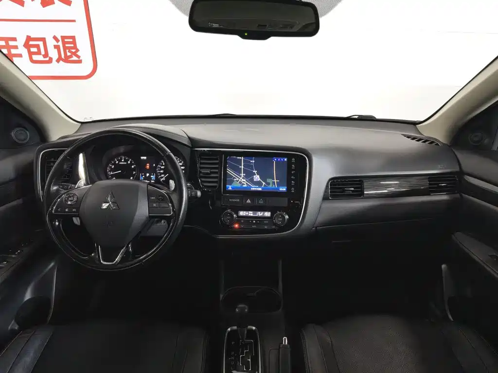 Mitsubishi Outlander — миниатюра 5