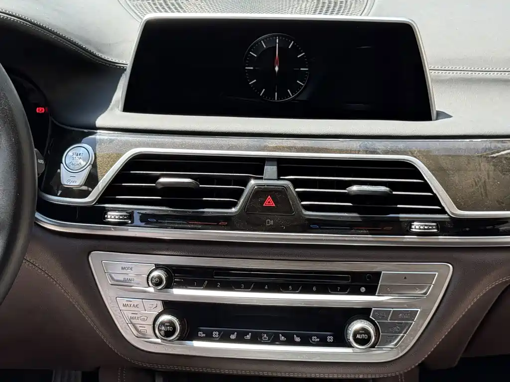 BMW 7 Series — миниатюра 15