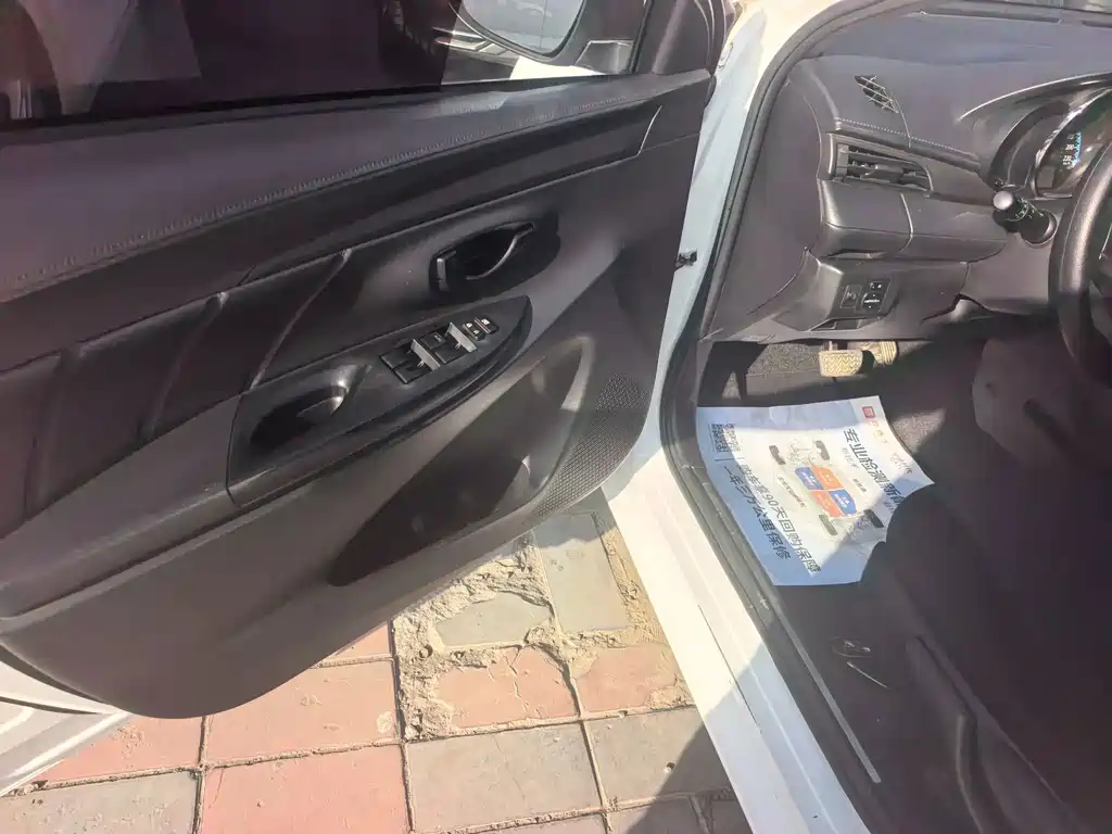 Toyota Yaris L — миниатюра 7