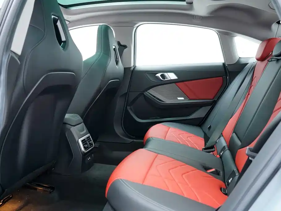 BMW 2 Series — миниатюра 6