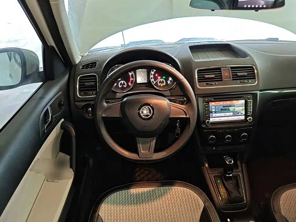 Skoda Yeti — миниатюра 11
