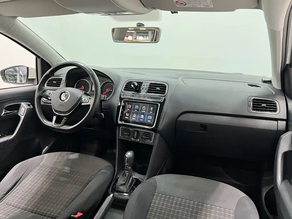 Volkswagen Polo — миниатюра 13