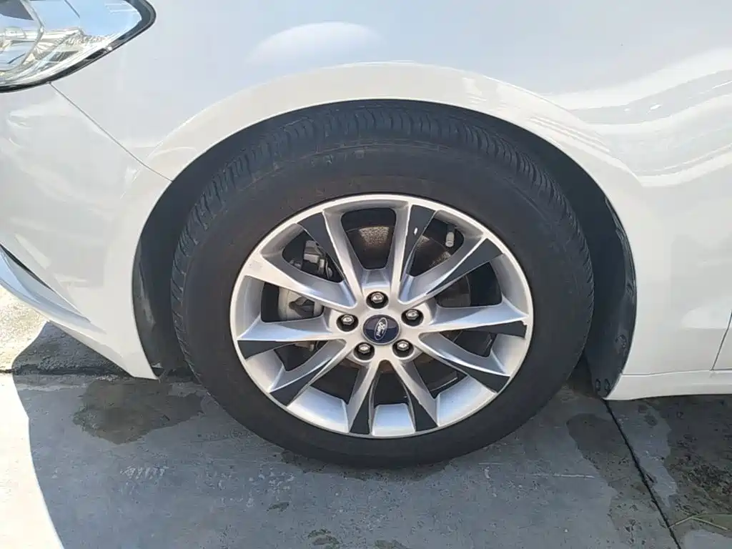 Ford Mondeo — миниатюра 23