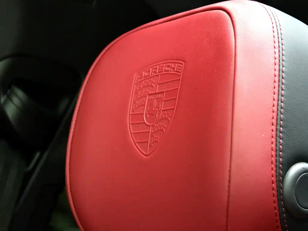 Porsche Cayenne — миниатюра 23