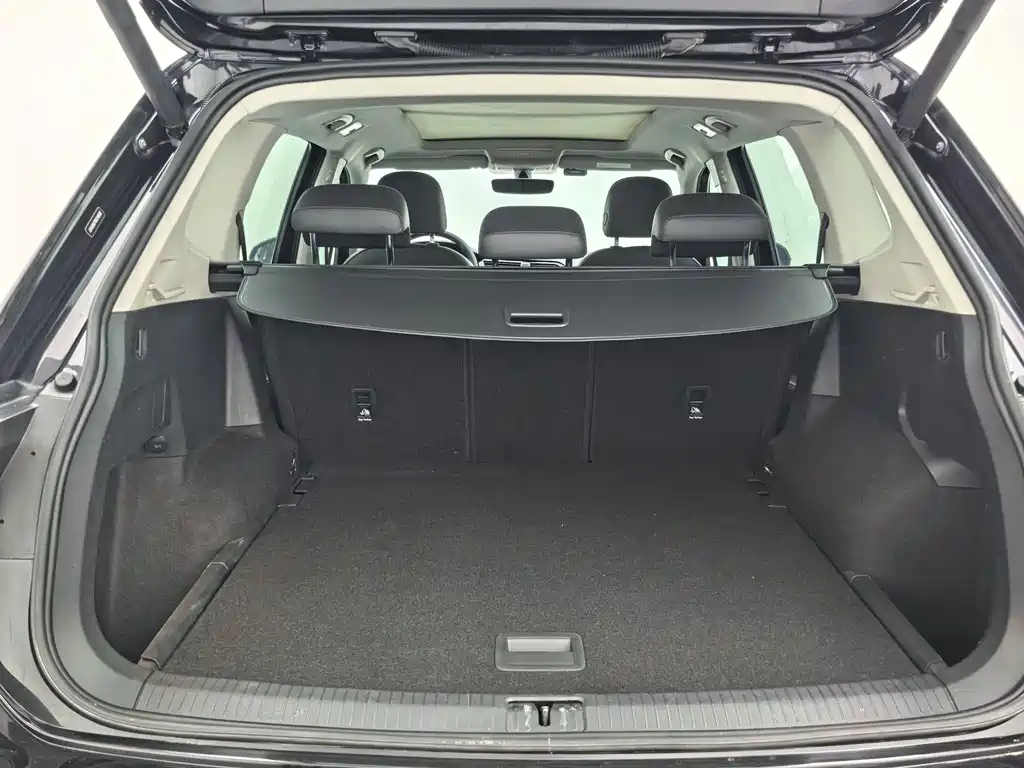 Volkswagen Tiguan L — миниатюра 8