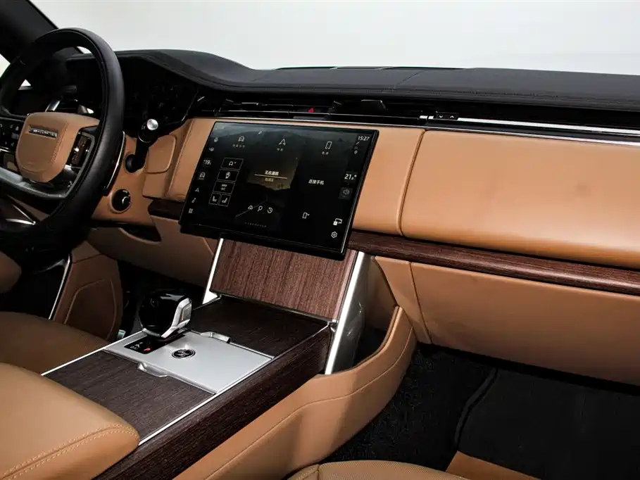 Land Rover Range Rover 2025 3.0 L6 400PS Long Wheelbase