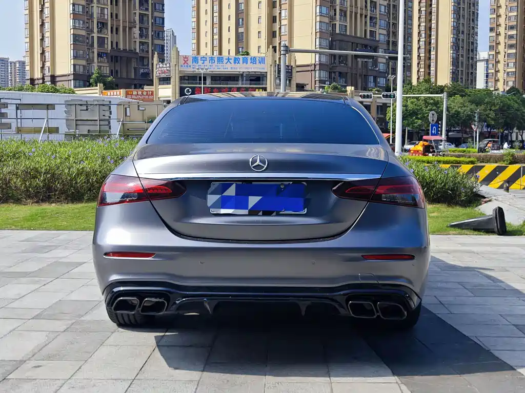 Mercedes-Benz E-Class — миниатюра 5