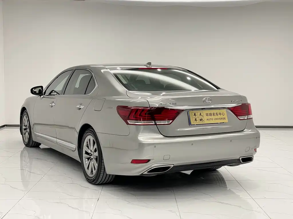 Lexus LS — миниатюра 13