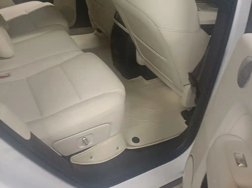 Li Auto Li L6 — миниатюра 11