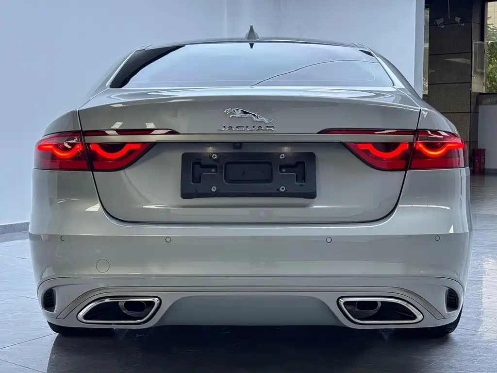 Jaguar XFL — миниатюра 11