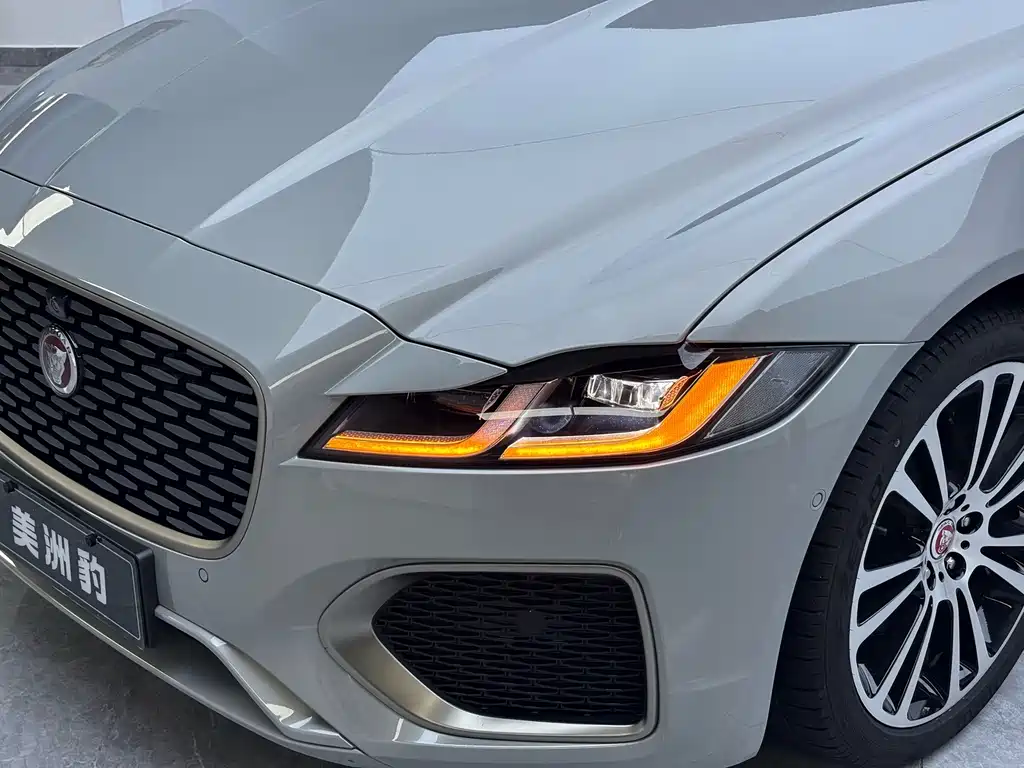Jaguar XFL — миниатюра 5
