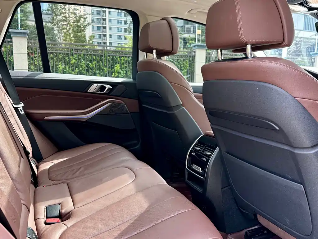 BMW X5 (Import) — миниатюра 11
