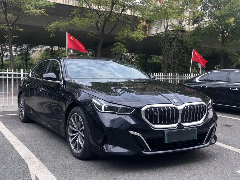 BMW i5 — миниатюра 9