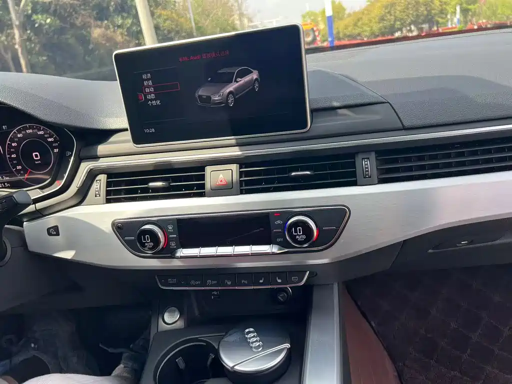Audi A4L — миниатюра 20