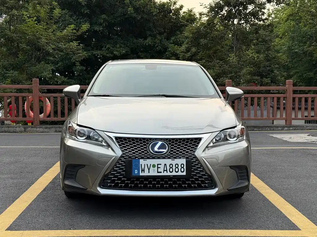 Lexus CT — миниатюра 2