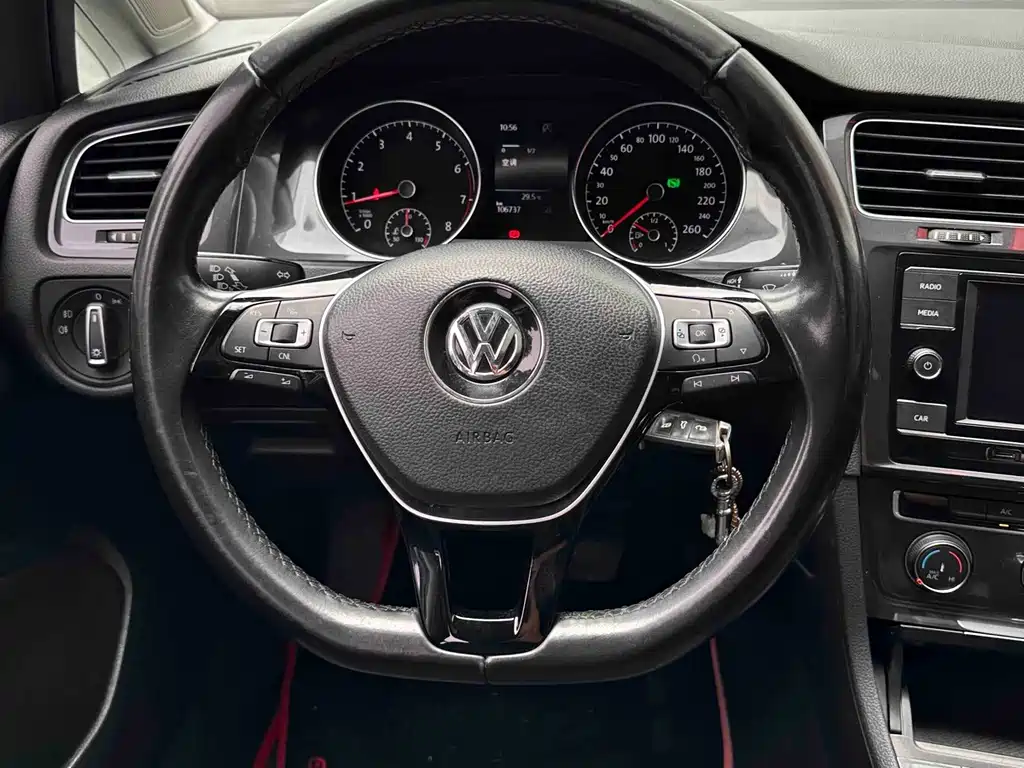 Volkswagen Golf — миниатюра 12