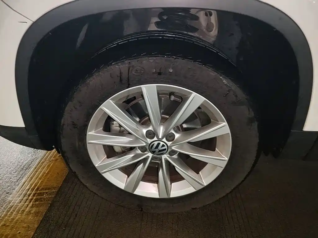 Volkswagen Tiguan — миниатюра 23