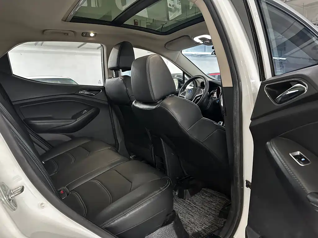 BYD Yuan EV — миниатюра 16